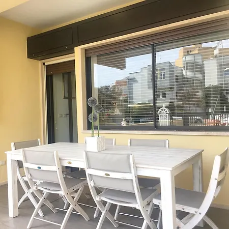 Apartment Mon
